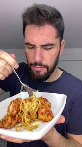 Tallarines amb gambes: Recepta fàcil i deliciosa