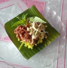 Tampil sehat , nasi pecel khas madiun cocok untuk kamu yang ingin makan pagi tidak terlalu berat. Bakulan Pecel Pincuk Madiun Batam Home Facebook