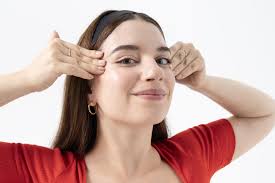 Allena la pelle del viso con i cosmetici Kiko Skin Trainer