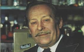 Sin derechos de autor , solo para difundir nuestro tango , Ventanita de  arraval .Les deseo un hermoso día con mucha salud y alegría .Fuerte abrazo. 