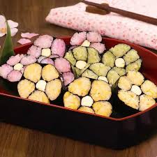 笑顔の花咲く 3色桜海苔巻きのレシピ動画 作り方 delish kitchen レシピ 海苔巻き レシピ 寿司のレシピ