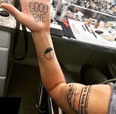 She is one of the 43 mothers who miraculously gave birth to a child with supernatural powers on october 1st, 1989. 4 And All His Tattoos Robert Sheehan Umbrella Academy
