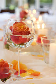 Einfach Genial So Wird Eure Tischdeko Zum Ulitmativen Hingucker Auf Euer Hochzeit Tischdekoration Hochzeit Tisch Dekorieren Tischdekoration