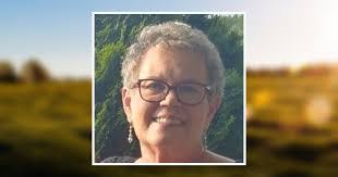 Lois Booth's Instagram, Twitter & Facebook