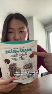 Whats your favorite Trader Joe’s snack?? #traderjoes #traderjoesfoodreviews  #traderjoesfinds #pretzels #cookiesandcream