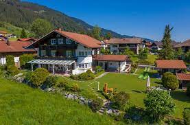 Alle weine und sekte stammen aus eigener erzeugung von unserem weingut currle. Dreimadelhaus Bolsterlang Willkommen Im Dreimadelhaus Ferienwohnungen In Bolsterlang Im Allgau