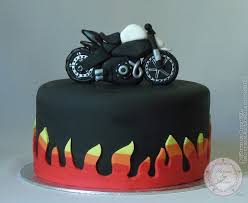 Gateaux Sur Mesure Paris Formations Cake Design Ateliers Pate A Sucre Wedding Cakes Gateaux D Exposition Gateau Moto Gateau Moto Gateau Cake Design