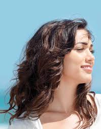 Lato: jak zadbać o zdrowie, dobry wygląd i samopoczucie Zabiegi w gabinecie  polecane przez ekspertów Leczenie łysienia u kob