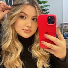 Milhares de pessoas se reuniram em todos os Estados Unidos, neste sábado  (5), para protestar contra Donald Trump e suas ações. Os protestos foram  intitulados de “Hands Off!” (“Tirem as mãos”, em