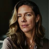 Janine Thompson's Instagram, Twitter & Facebook