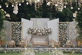 17 Modern Wedding Stage Design And Decor Inspirations You Ll Tempat Pernikahan Tema Pernikahan Dekorasi Pernikahan