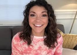 Violet Carr's Instagram, Twitter & Facebook