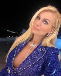 Tuğba ÖZAY(@tugbaozay10) • Instagram 사진 및 동영상