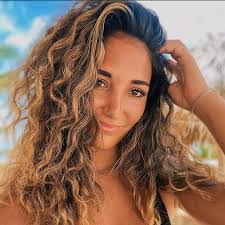 Danielle Foy's Instagram, Twitter & Facebook