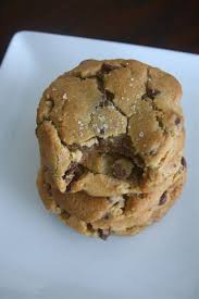 Nutella Stuffed Browned Butter Chocolate Chip Cookies With Sea Salt Recette Cookies Pepite Chocolat Delicieux Desserts Et Cookies Recette
