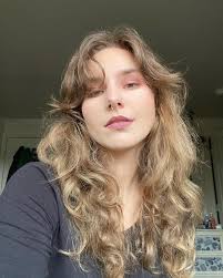 Rebecca Belton's Instagram, Twitter & Facebook