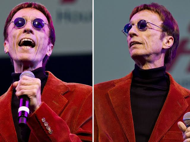 When Robin Gibb received a standing ovation in final performance only weeks before he... - Smooth