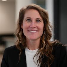 Laura Mohn's Instagram, Twitter & Facebook