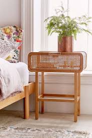 Le Grand Retour Du Mobilier Cannage La Tendance Est Confirmee Mobilier De Salon Decoration Interieure Meuble Rotin