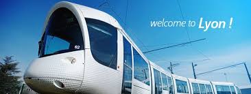 Epingle Par Ariel Hommes Sur Travel Lyon France