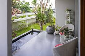 Teras rumah minimalis tipe 36 merupakan salah satu bagian eksterior rumah yang berada di depan tepat setelah ruang tamu rumah anda. Pentingnya Fungsi Teras Untuk Kenyamanan Rumah