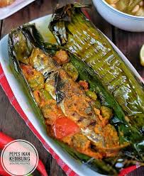 Ikan kembung 500 gr cabai merah keriting 13 buah bawang merah 9 siung bawang putih. Tips Sehat Dan Info Kuliner Pepes Ikan Kembung By Susie Agung Bahan 500 Gram Ikan Kembung Bebas Ikan Apa Saja Bersihkan Kotorannya Cuci Bersih 6 Buah Belimbing Wuluh Potong Bulat 1 Cm