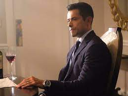 Mark consuelos joins riverdale season 2. Riverdale What Hiram S Arrival Means For Season 2