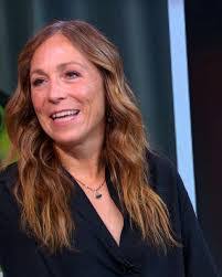 Michelle Oakley's Instagram, Twitter & Facebook