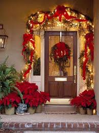 50 Fresh Festive Christmas Entryway Decorating Ideas Family Holiday Net Guide To Family Holidays On The Internet Outdoor Christmas Decorations Christmas Porch Decor Christmas Entryway