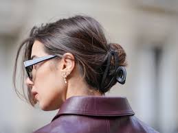 10 Easy Yet Stylish Claw Clip Hairstyles to Elevate Your Summer-to-Fall  Hair Game
