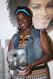 Hair Street Style: Curls And Conversations in Charleston