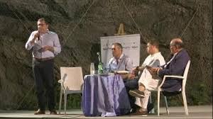 Un pull en maille fine en été ou au contraire, un pull col roulé. Monterosso Un Mare Di Libri Presentazione Del Libro Di Carlo Cottarelli I Sette Peccati Capitali Dell Economia Italiana Feltrinelli 3 08 2018