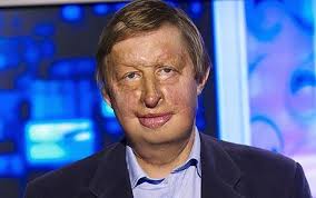 News reader with facial disfigurement is broadcasting phenomenon