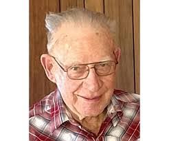 Shelley Ruff's Instagram, Twitter & Facebook