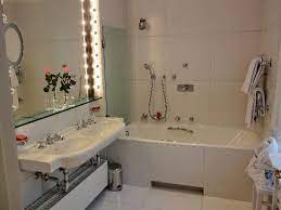 12 wer kann mein bad sanieren? Mein Badezimmer Mit Tageslicht Bild Von Brenners Park Hotel Spa Baden Baden Tripadvisor