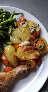 Cuisses De Poulet Et Legumes Au Four My Tasty Cuisine Recette Cuisse Poulet Poulet Legumes Legumes Au Four