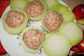 Gefullte Kohlrabi Mit Hackfleisch Und Bechamelsauce Von Krumelita Chefkoch Gefullte Kohlrabi Kohlrabi Gerichte Mit Hackfleisch
