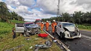 Setiap kemalangan jalan raya mesti ingin tengok tapi tidak mahu tolong. Dua Maut Satu Parah Dalam Kemalangan Jalan Raya Di Jalan Tawau Semporna Borneo Today