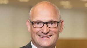 The bic / swift code provides information about the bank. Finanzbranche Wir Setzen Starker Auf Den Realwirtschaftlichen Bereich Springerprofessional De