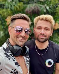 Some happy snaps from a fun Sunday Session at @osbornesundays #djlife  #sundaysession #music #rooftop #gaymelb