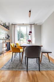 Modern Dining Area In Grey And Yellow Farbige Wande Wohnzimmer Design Wohn Esszimmer