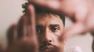 Robert Vial's Instagram, Twitter & Facebook