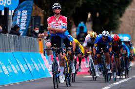 Poupou was immens populair in frankrijk hoewel hij er nooit in slaagde de tour te. Poulidor Milan San Remo Tour De France Who Is The Mathieu Van Der Poel Phenomenon Archyde