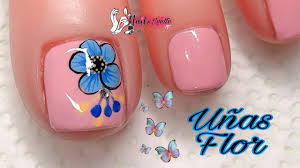 Continuando con nuestra lista de pedicure y diseños para uñas pies de moda 2019, llegamos al apartado más trendy de nuestro artículo, en donde te mostraremos una a uno la magia de. Como Hacer Flores En Las Unas Sencillas Para Pies 2021 Diseno De Unas Flor Basica Nails Ivette Youtube