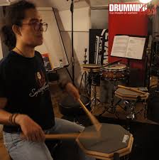 Do You Want To Learn The Low Moeller At The Drumming Lab Frederick Rimbert Drumming Lab Paris Drumschool Modern Drummer Evans Drum Heads Drum Lessons