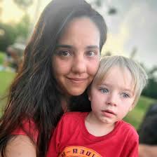 How can I finish my set in Papaya Solitaire Cash?