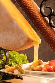 Le Restaurant La Cloche A Fromage Cloche A Fromage Plats De Cuisine Recettes De Cuisine