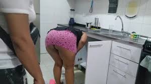 le soy infiel a mi marido con el plomero ya que me empieza acariciar como  nadie nunca lo ha hecho