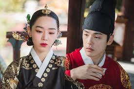 Kim jung hyun and shin hye sun are spotted filming for the upcoming tvn historical drama queen cheorin. Soompi On Twitter Shinhyesun And Kimjunghyun Forge An Alliance To Fight Back On Mrqueen Https T Co Uh4fp4hv0p