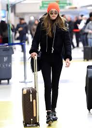 What To Wear On Long Haul Flight And Look Stylish Google Search